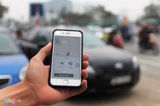 Doanh nghiệp chật vật tìm cửa cạnh tranh với Uber, Grab